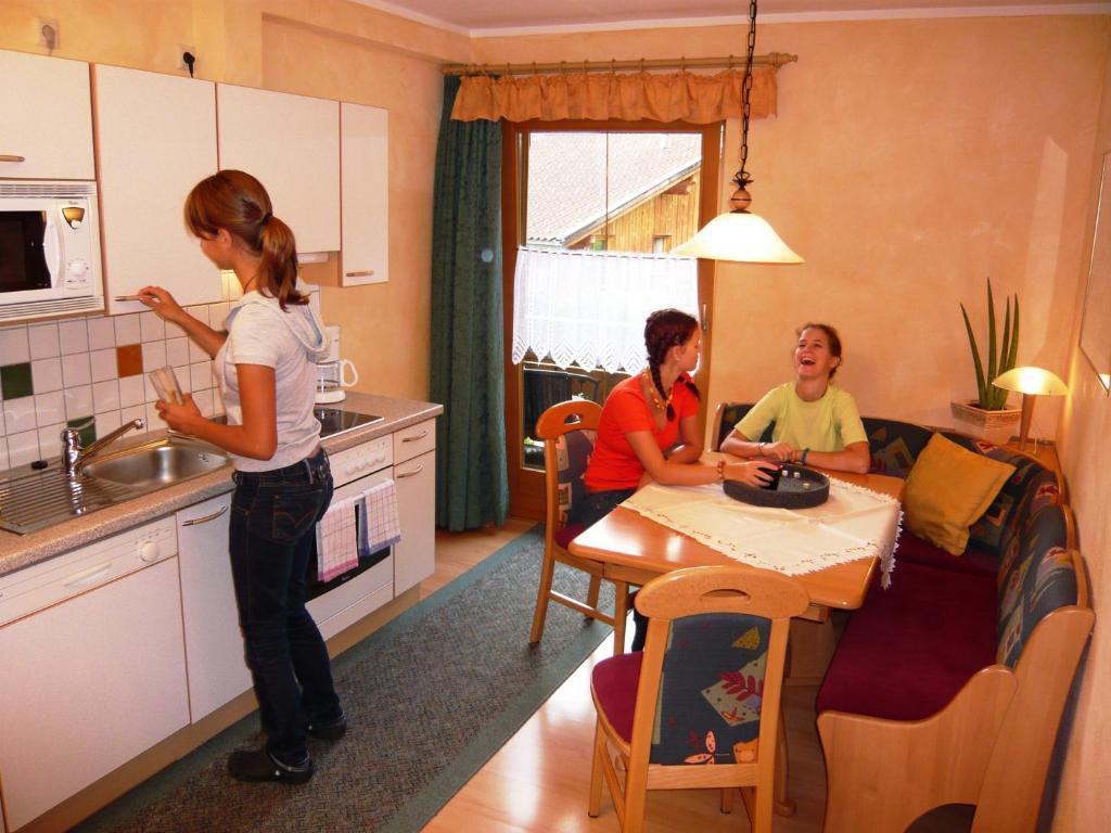 Ahorn Apartment *